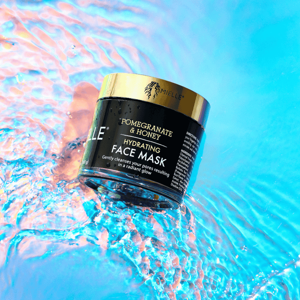 Hydrating Face Mask - Lifestyle